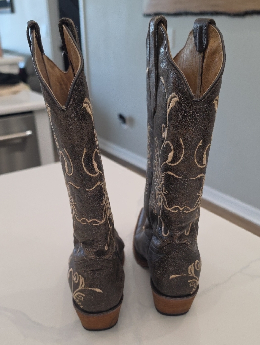 Circle G Brown Leather Western Boot - Tan Interior - Picture 3 of 6
